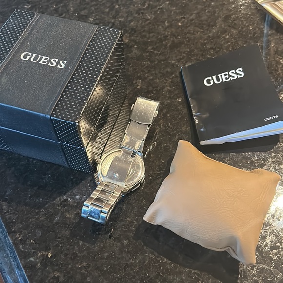 Guess Steel Watch - Guess Rush Day-Date Herrenuhr Quarz I90199G3 42 mm - Picture 10 of 11